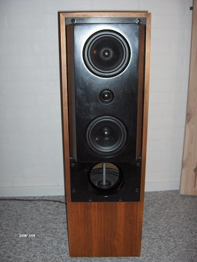 What preamp?-kef-1042.jpg