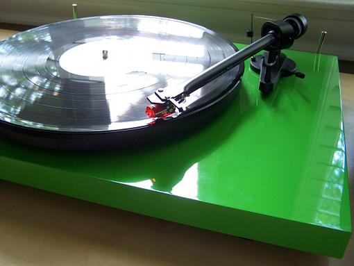 Pro-Ject Debut III-100_5930.jpg