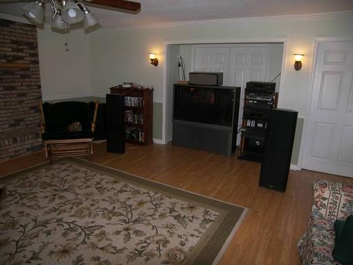 Floorstanding Vs. Bookshelf-stereo-equipment.jpg