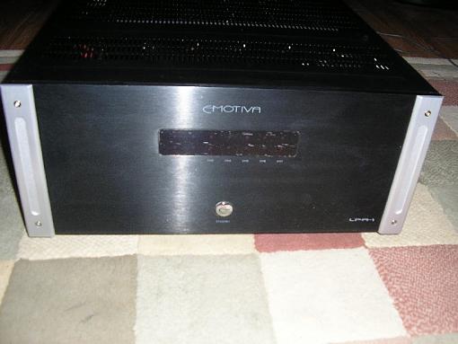 Emotiva LPA-1, 7 channel amplifier-front.jpg
