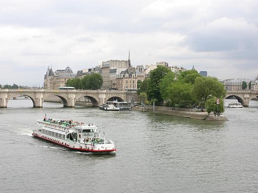 Snail shortage in Paris linked to one man-paris-2010-142_crop-smallest.jpg