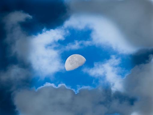 Just dropped in to say Hi!-daytime-moon-2-small.jpg