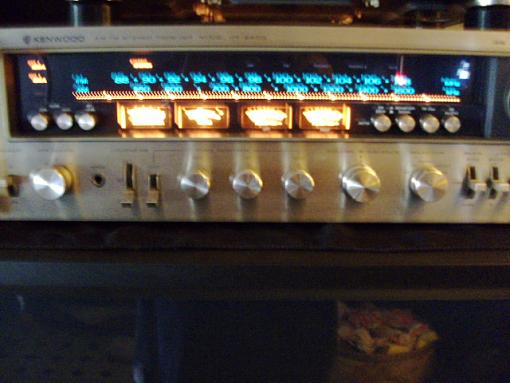 Living right.. Marantz 2245 and KLH 5-pict0045.jpg